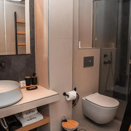 Almyra Apartament *