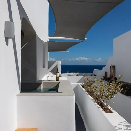 Almyra Oia * Oia (Santorini)