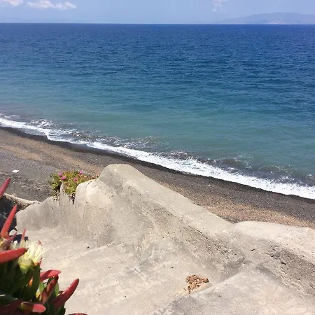 Almyra Oía
